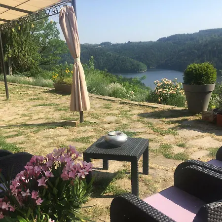 La Batisse Chambres D'hotes Frühstückspension Lavastrie